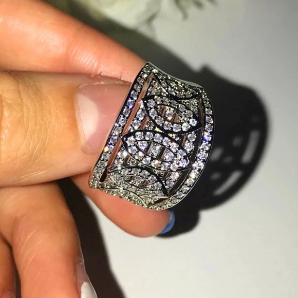 Beautiful CZ sterling silver ring - Picture 4 of 7